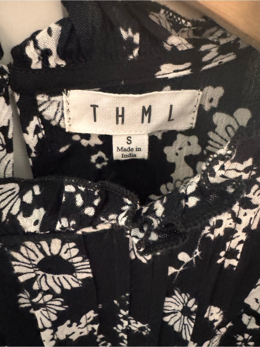 THML Black White Floral Embroidered Sleeve Boho Blouse Top Size Small NWT/NWOT - Picture 5 of 9